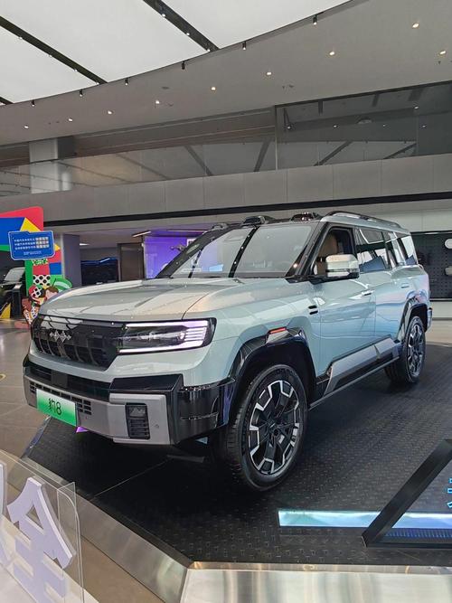 重庆九龙坡区立胜跃企业管理咨询比亚迪方程豹硬派越野的爆款，英菲尼迪35周年与你共成长